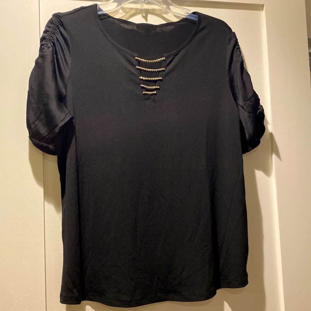 Como Blu short sleeved top. Size M